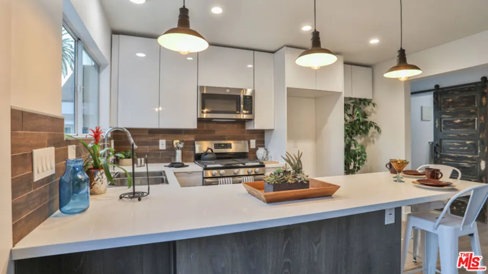 128 BURLINGTON AVENUE Los Angeles, CA 90026