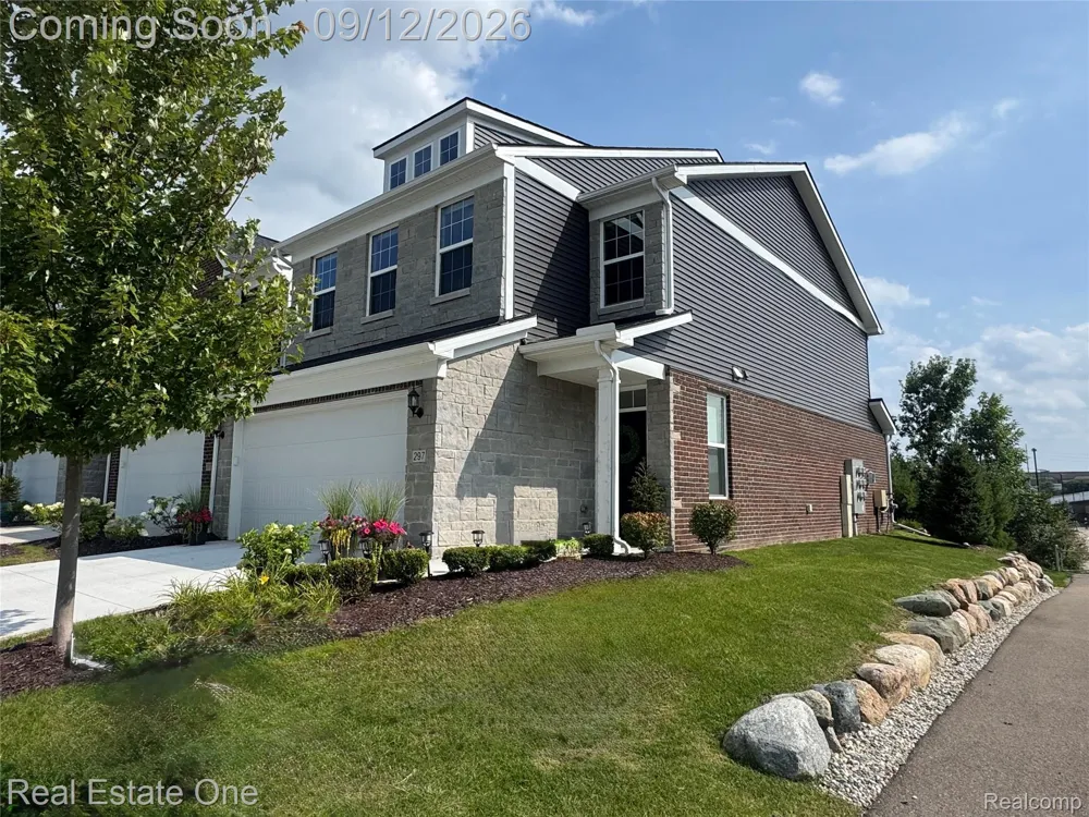 297 Strawberry Drive Rochester Hills City, MI 48307