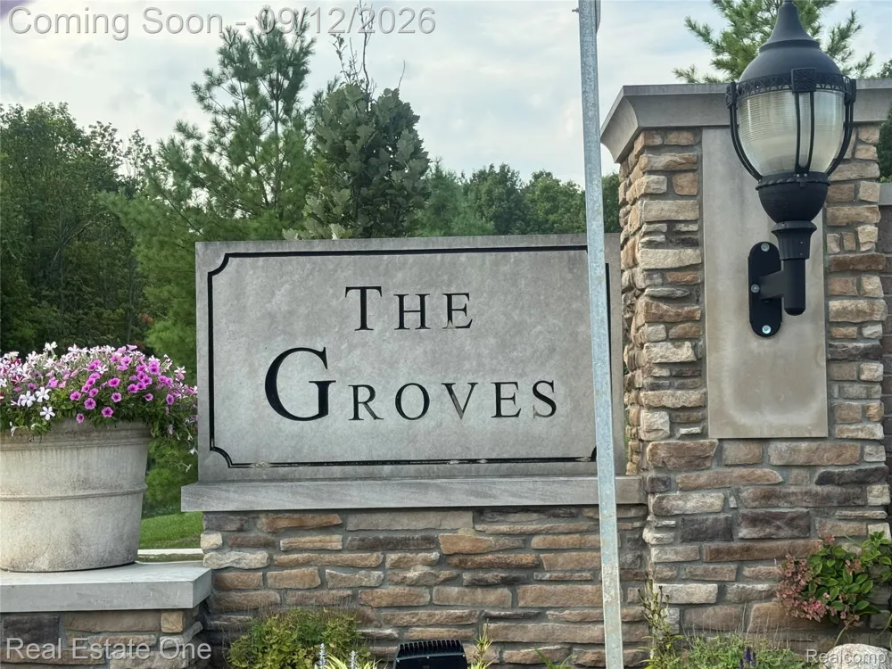 297 Strawberry Drive Rochester Hills City, MI 48307