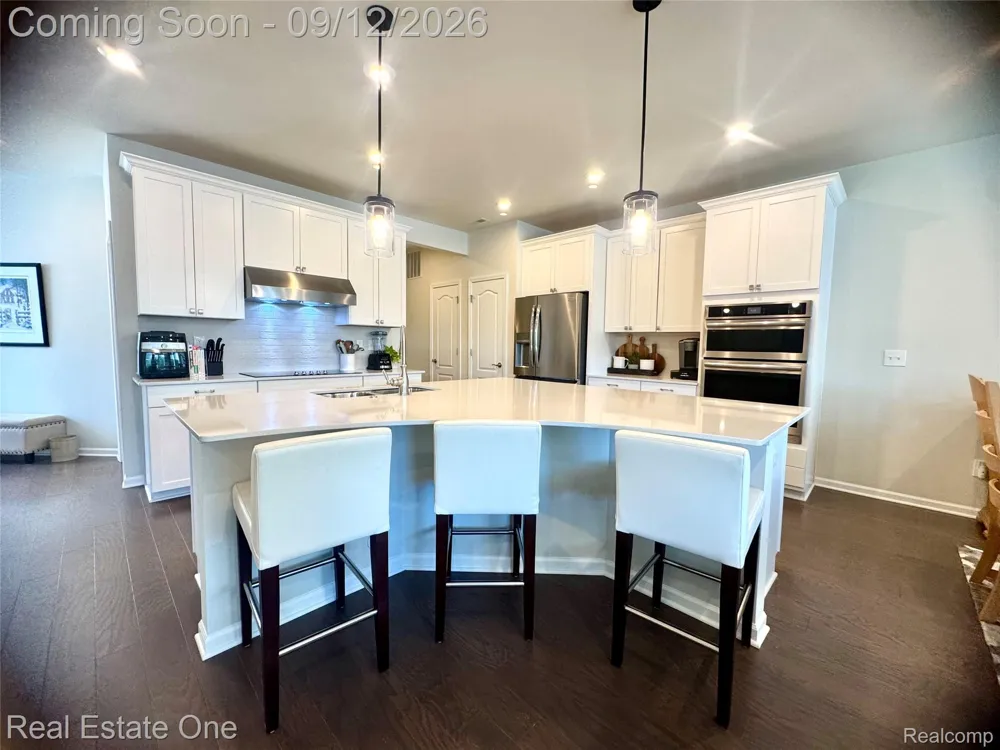 297 Strawberry Drive Rochester Hills City, MI 48307