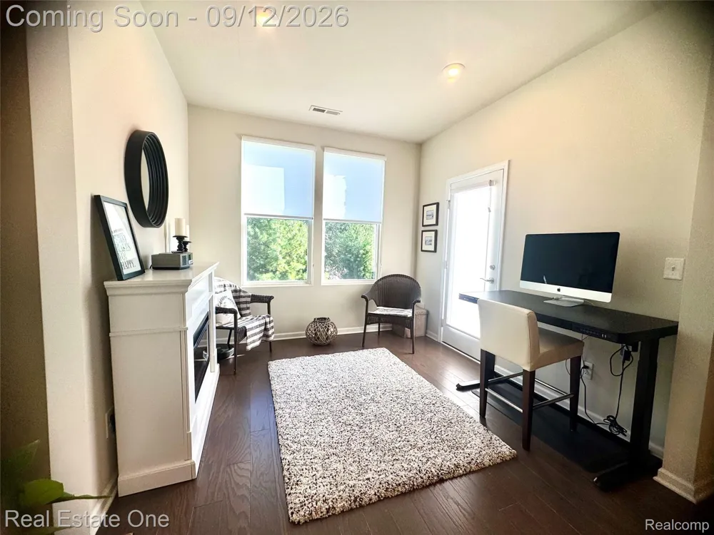 297 Strawberry Drive Rochester Hills City, MI 48307