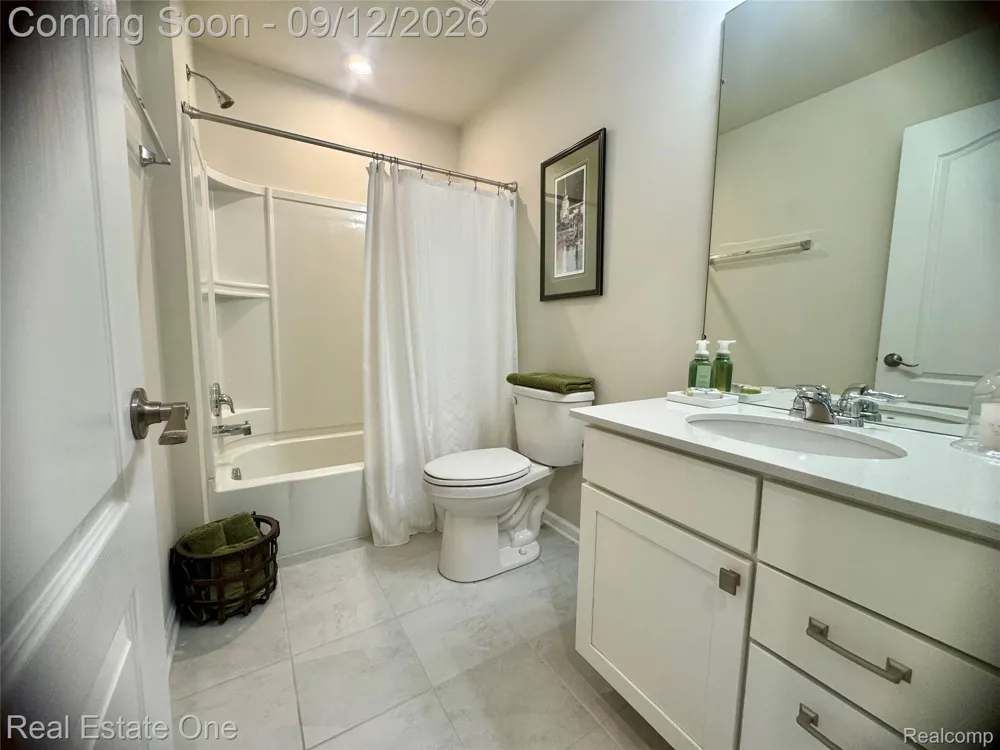 297 Strawberry Drive Rochester Hills City, MI 48307