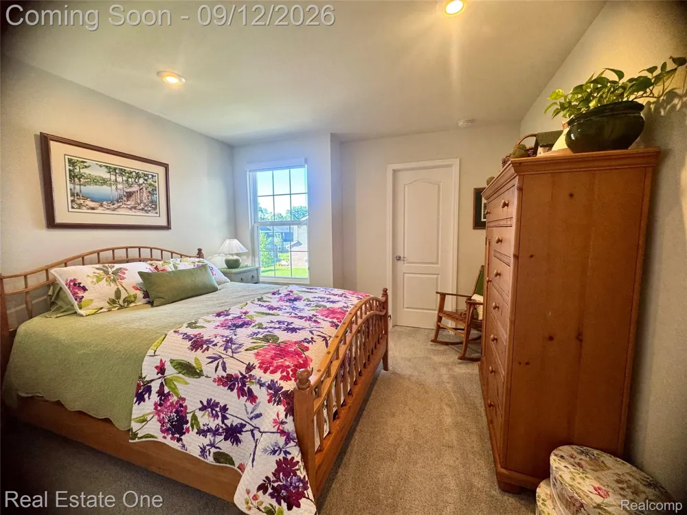 297 Strawberry Drive Rochester Hills City, MI 48307