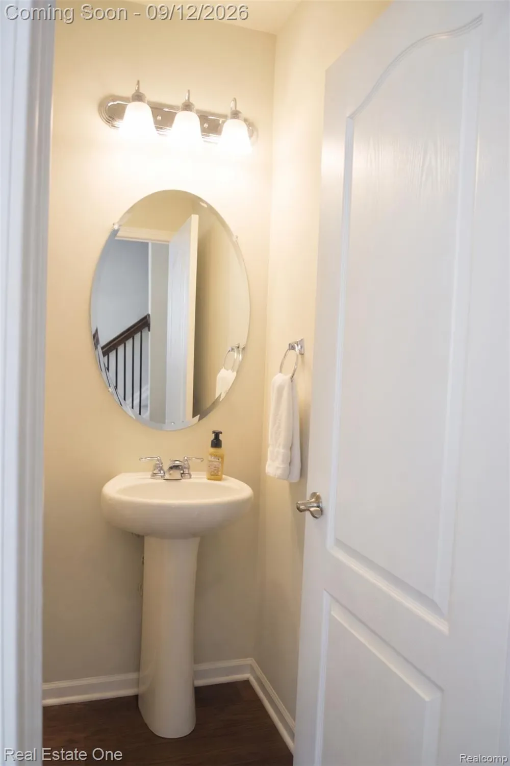 297 Strawberry Drive Rochester Hills City, MI 48307