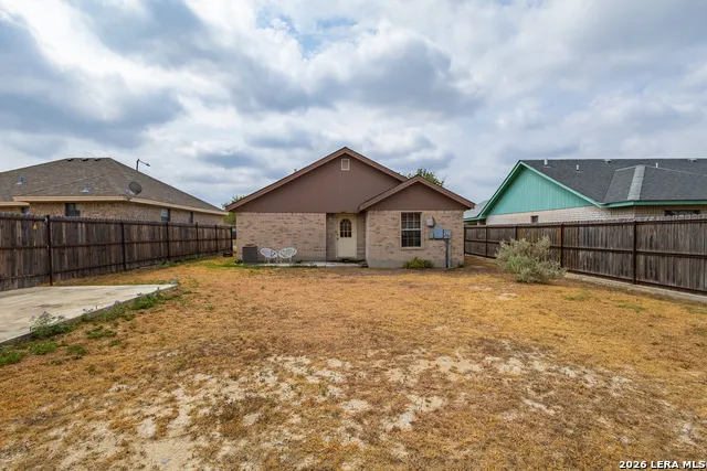2219 Beverly Hills Blvd Eagle Pass, TX 78852