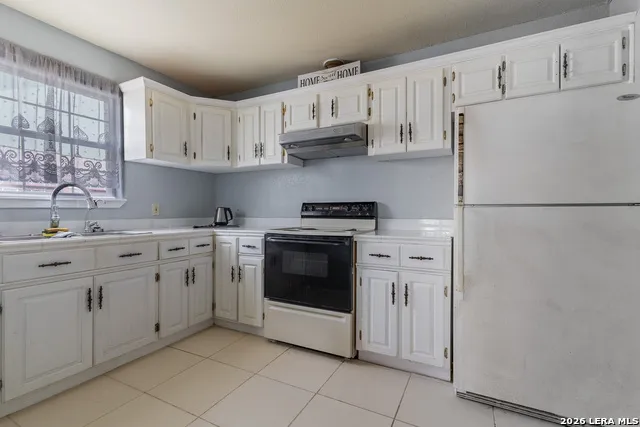 2219 Beverly Hills Blvd Eagle Pass, TX 78852