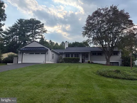 50 RAMPART EAST