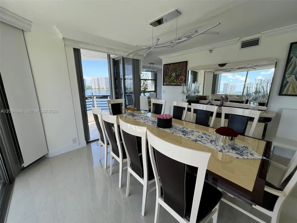 3530 Mystic Pointe Dr #1215 Aventura, FL 33180