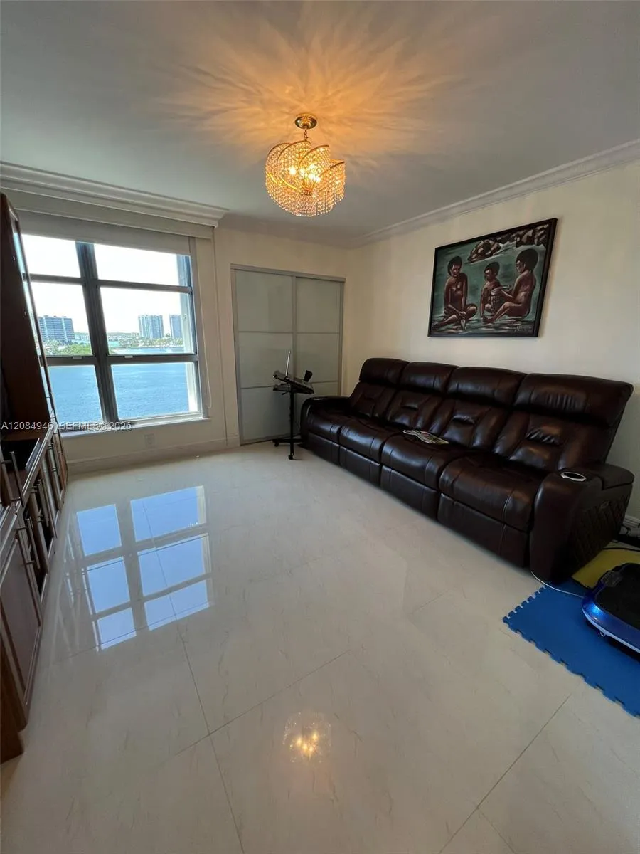 3530 Mystic Pointe Dr #1215 Aventura, FL 33180
