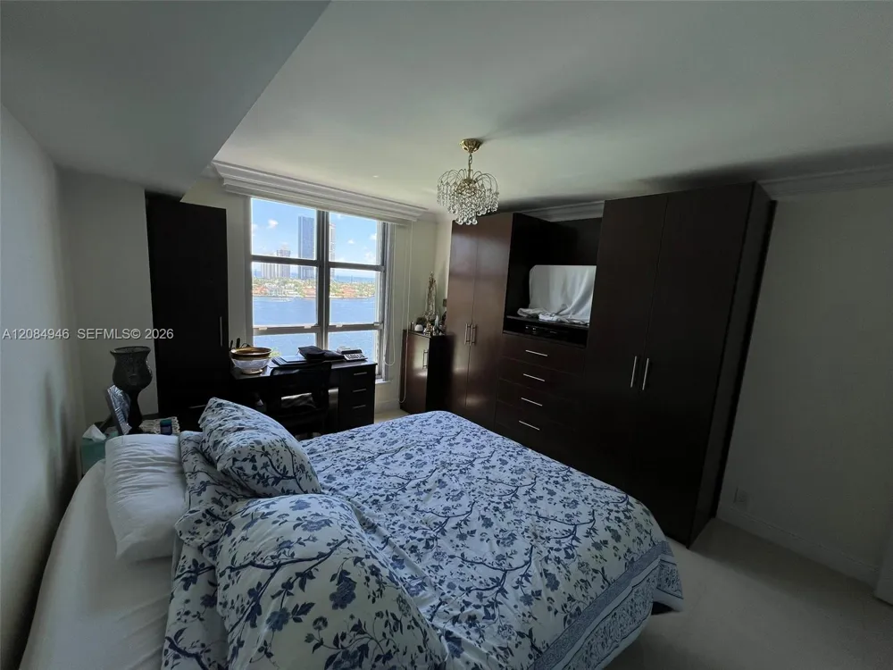 3530 Mystic Pointe Dr #1215 Aventura, FL 33180