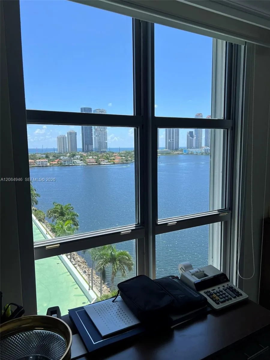 3530 Mystic Pointe Dr #1215 Aventura, FL 33180