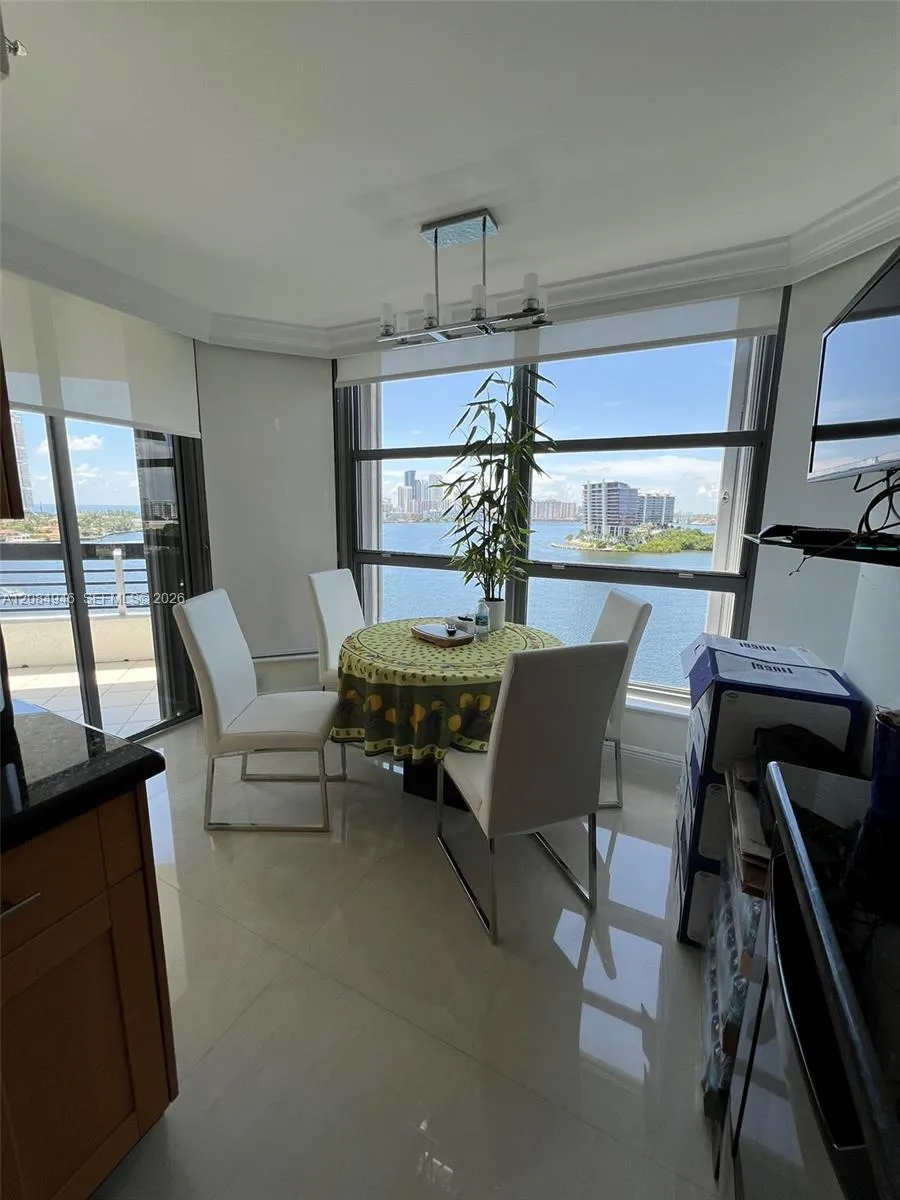 3530 Mystic Pointe Dr #1215 Aventura, FL 33180