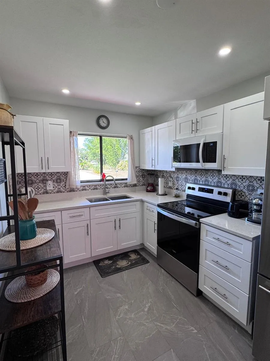 2386 SE LONGHORN AVENUE Port St. Lucie, FL 34952