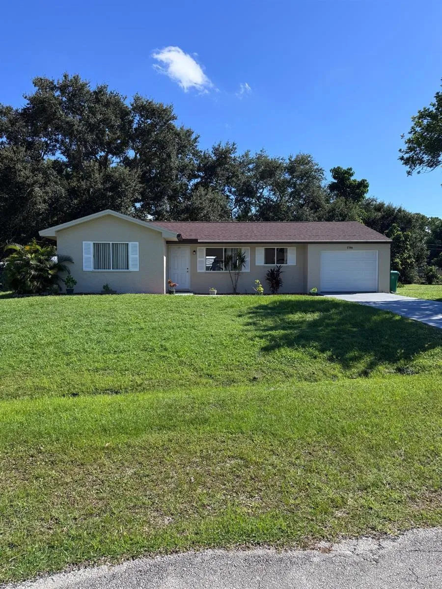 2386 SE LONGHORN AVENUE Port St. Lucie, FL 34952