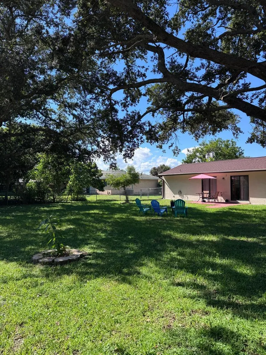 2386 SE LONGHORN AVENUE Port St. Lucie, FL 34952