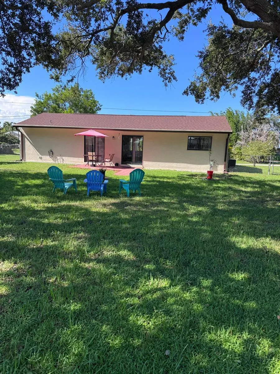 2386 SE LONGHORN AVENUE Port St. Lucie, FL 34952