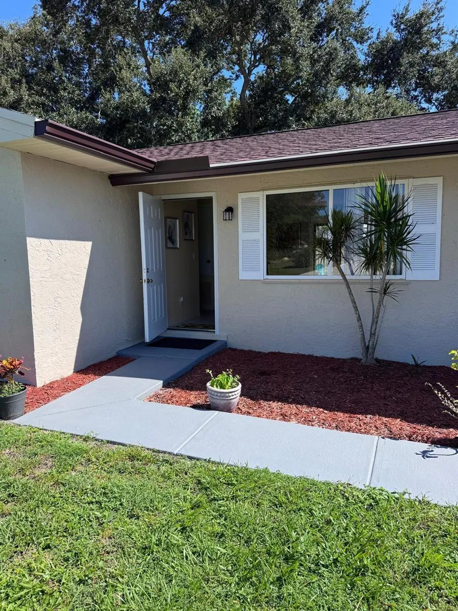 2386 SE LONGHORN AVENUE Port St. Lucie, FL 34952