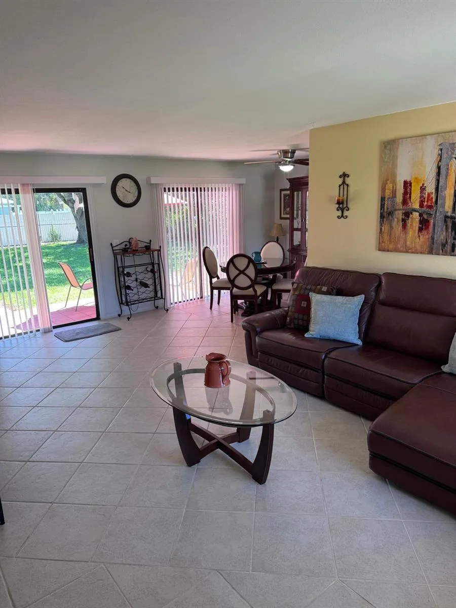 2386 SE LONGHORN AVENUE Port St. Lucie, FL 34952