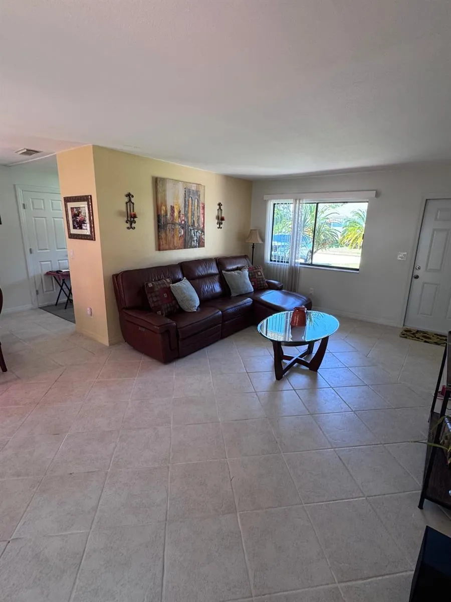 2386 SE LONGHORN AVENUE Port St. Lucie, FL 34952