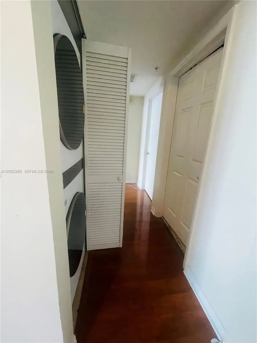 900 SW 8th St #808 Miami, FL 33130