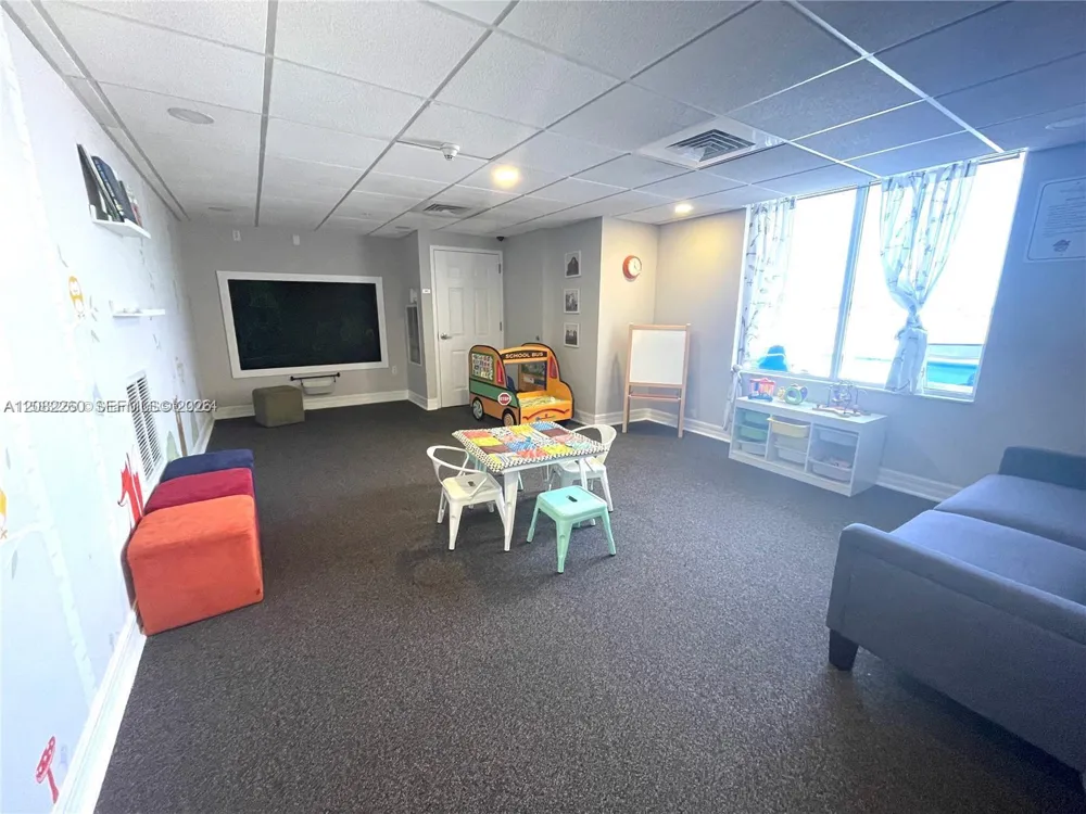 900 SW 8th St #808 Miami, FL 33130