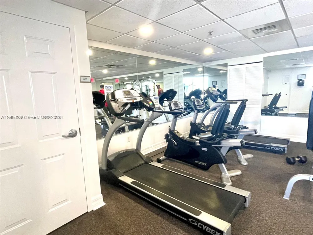 900 SW 8th St #808 Miami, FL 33130