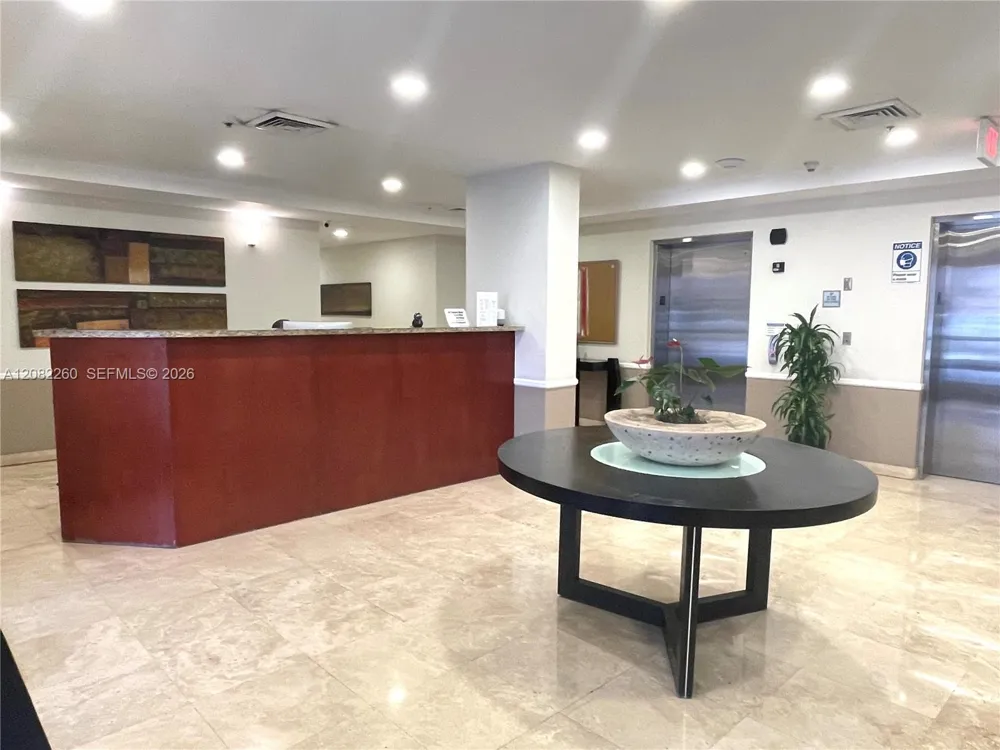 900 SW 8th St #808 Miami, FL 33130