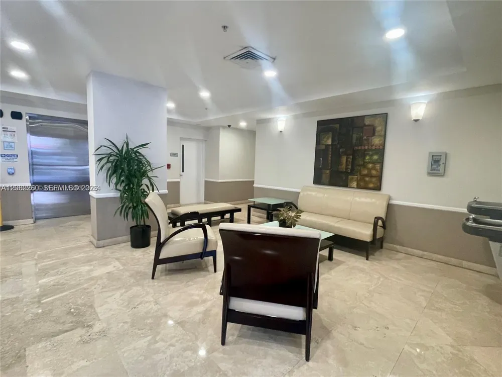 900 SW 8th St #808 Miami, FL 33130