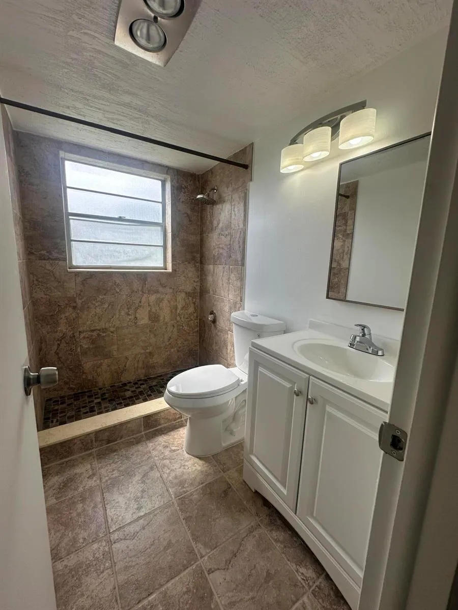 195 WINDSOR I West Palm Beach, FL 33417