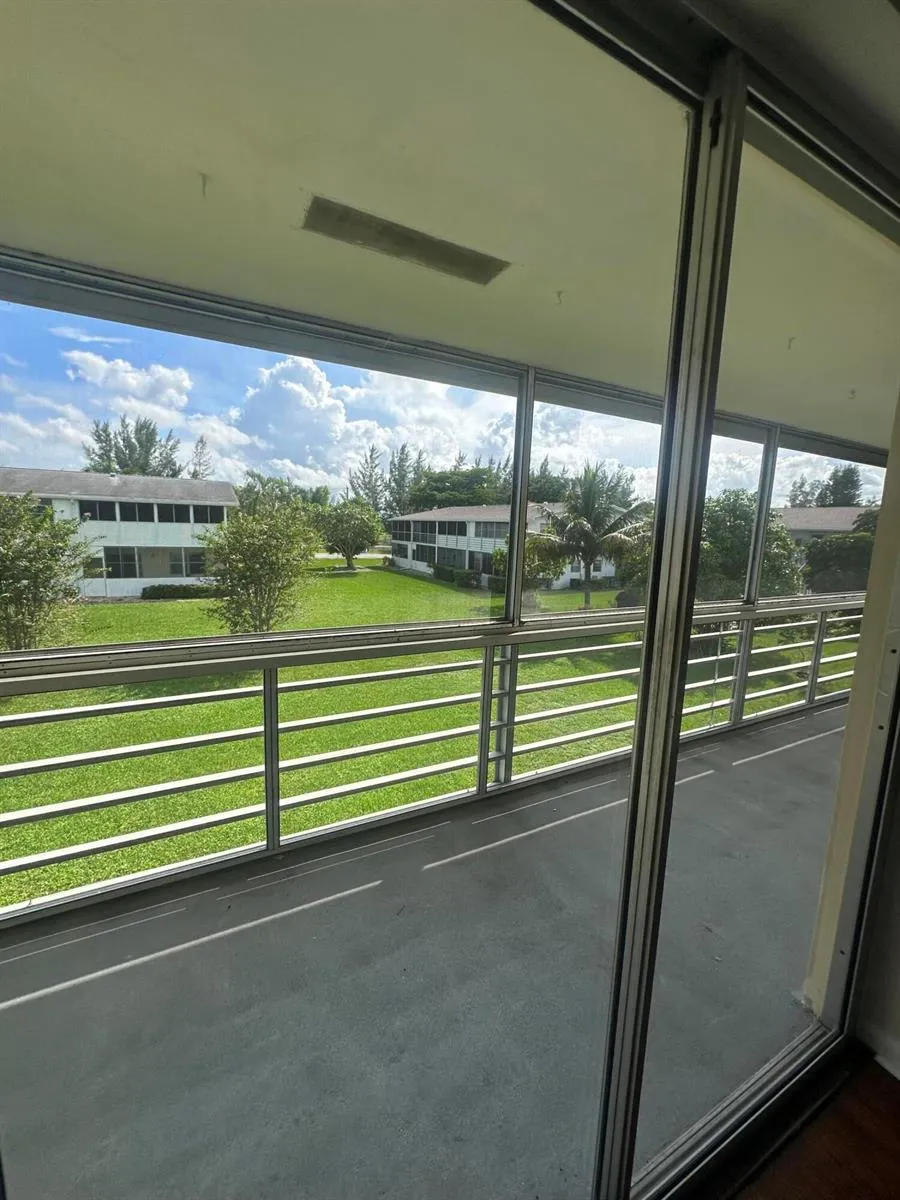 195 WINDSOR I West Palm Beach, FL 33417