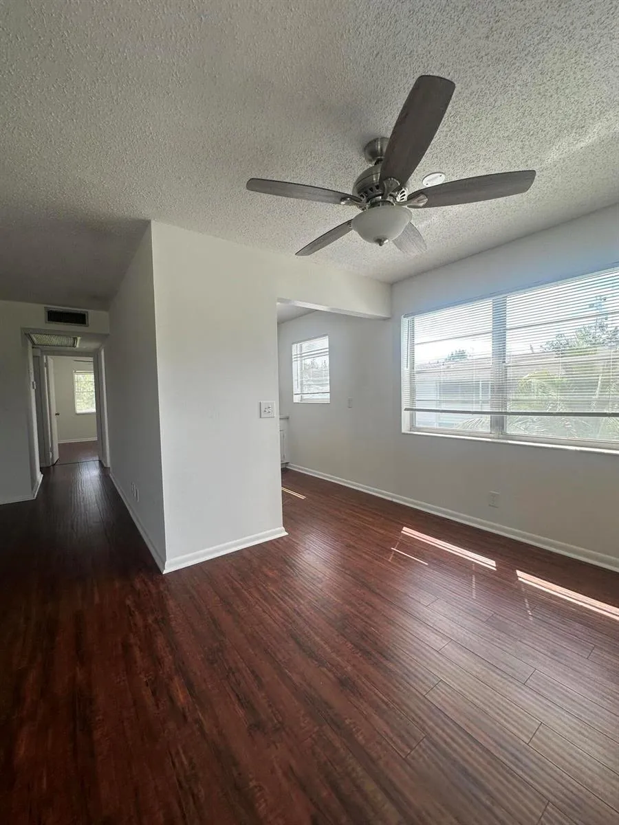 195 WINDSOR I West Palm Beach, FL 33417