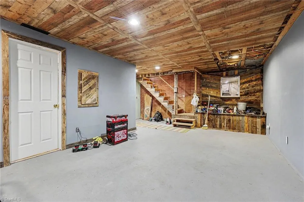 2767 Westfield Road Mount Airy, NC 27030