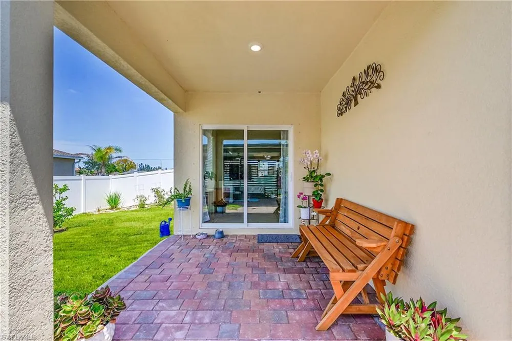1616 NE 6th Place Cape Coral, FL 33909