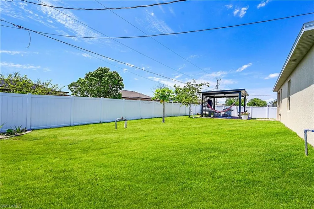 1616 NE 6th Place Cape Coral, FL 33909