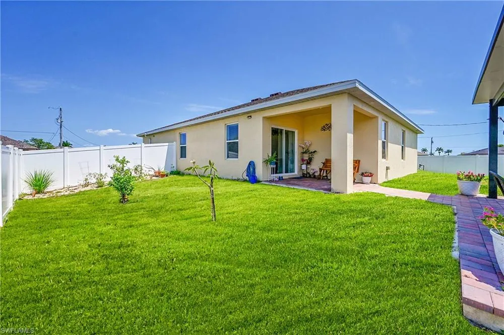 1616 NE 6th Place Cape Coral, FL 33909