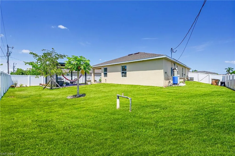 1616 NE 6th Place Cape Coral, FL 33909