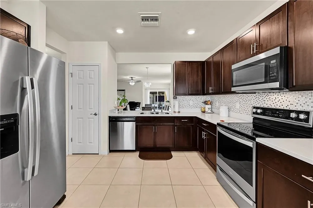 1616 NE 6th Place Cape Coral, FL 33909