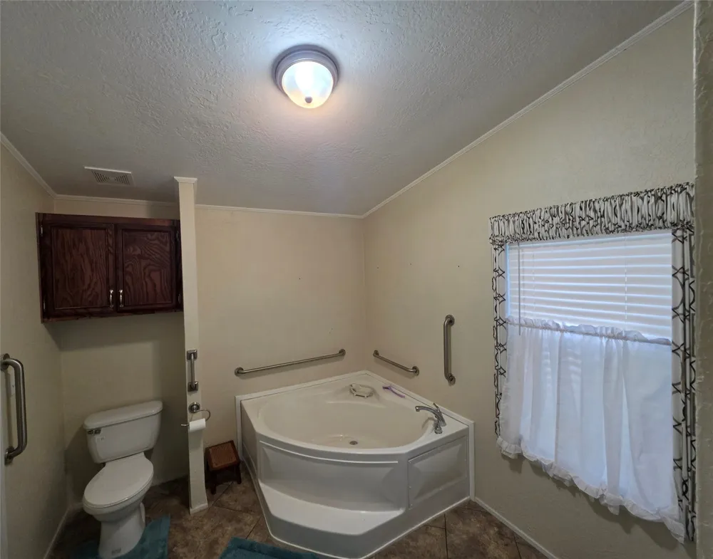 237 High Bluff Drive Bridgeport, TX 76426