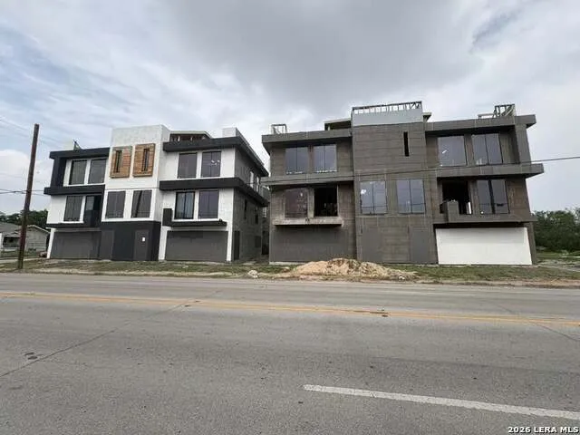 412 S HACKBERRY ST San Antonio, TX 78203
