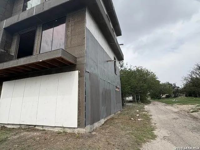 412 S HACKBERRY ST San Antonio, TX 78203