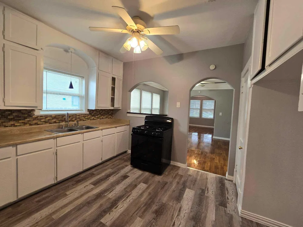 3125 Illinois Street Baytown, TX 77520