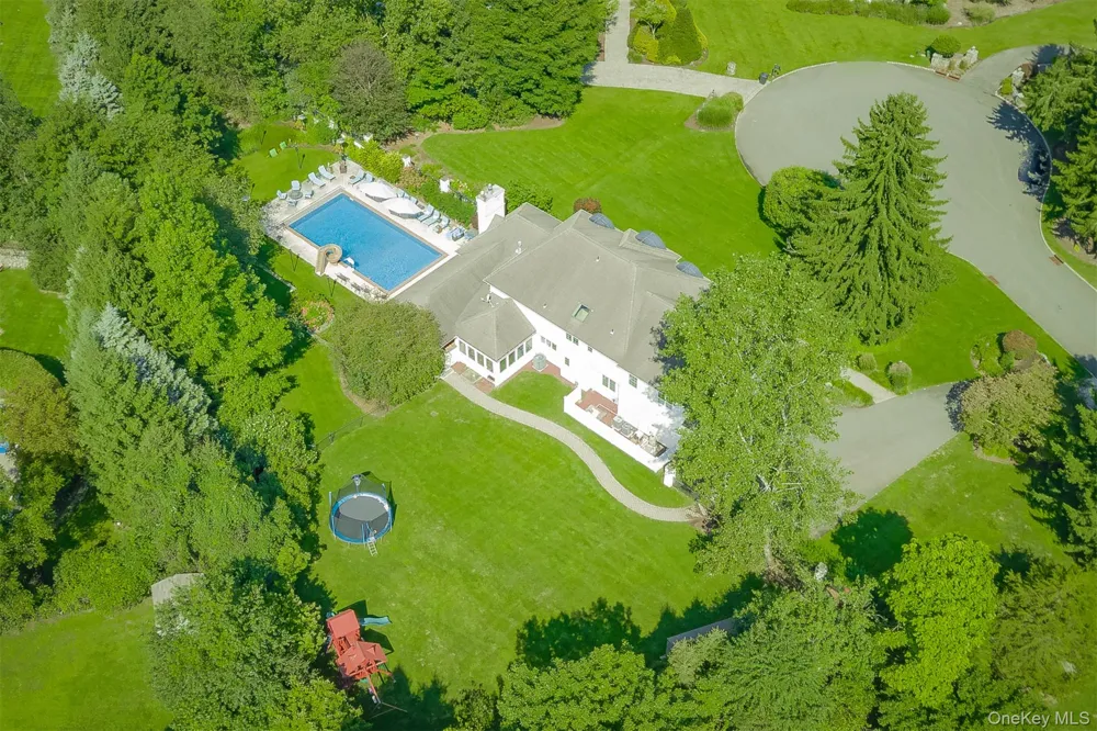 10 Cobblestone Farm Court Suffern, NY 10901