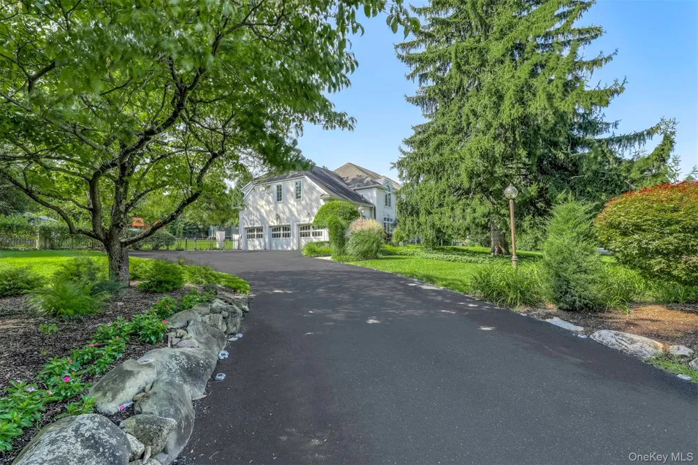 10 Cobblestone Farm Court Suffern, NY 10901