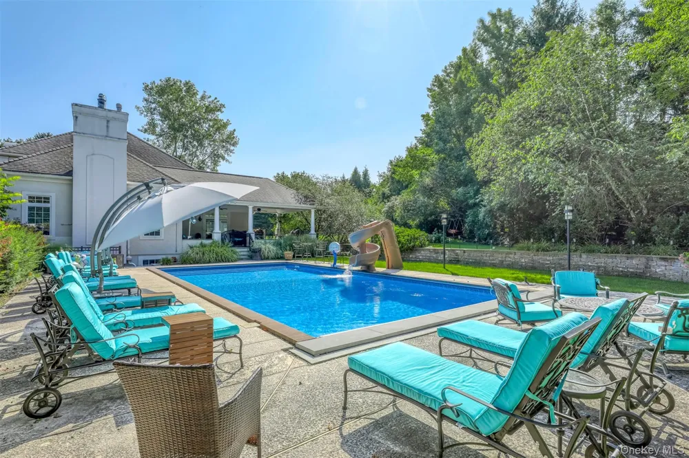 10 Cobblestone Farm Court Suffern, NY 10901