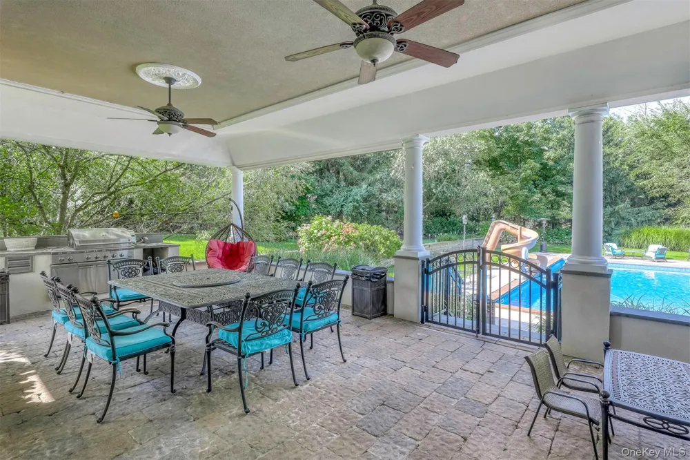 10 Cobblestone Farm Court Suffern, NY 10901