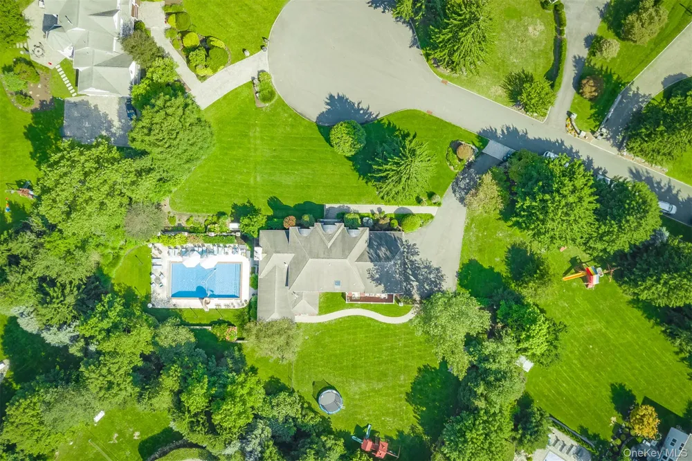 10 Cobblestone Farm Court Suffern, NY 10901