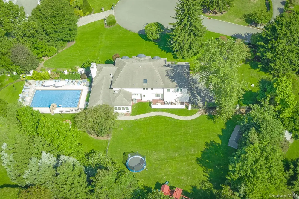 10 Cobblestone Farm Court Suffern, NY 10901
