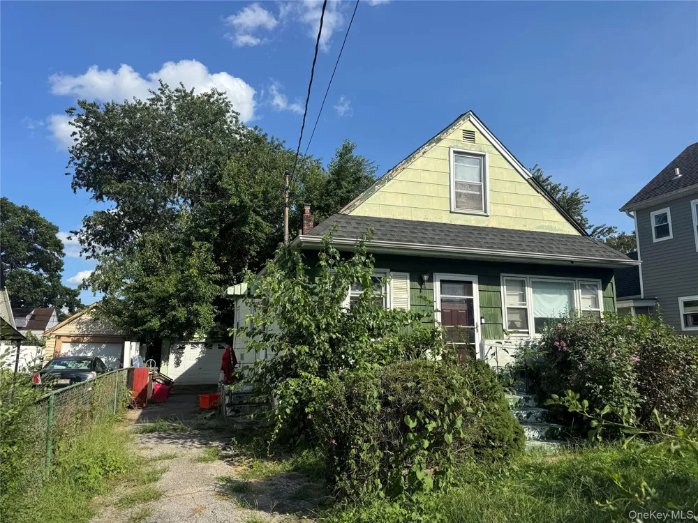 283 Doherty Avenue Elmont, NY 11003