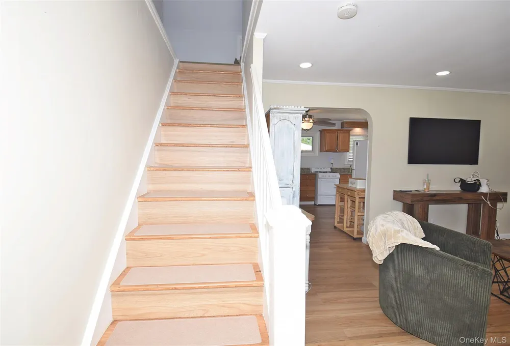 101 Phyllis Drive Lindenhurst, NY 11757