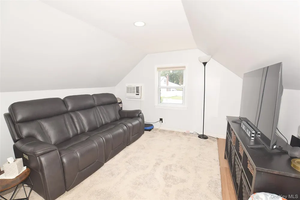 101 Phyllis Drive Lindenhurst, NY 11757